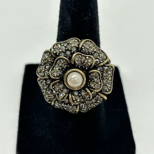 Heidi Daus Vintage Passionate Posey Ring       Size 6